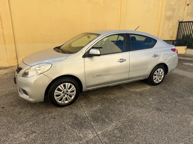 Nissan Versa SV 1.6 16V Flex Fuel 4P Mec. 2014