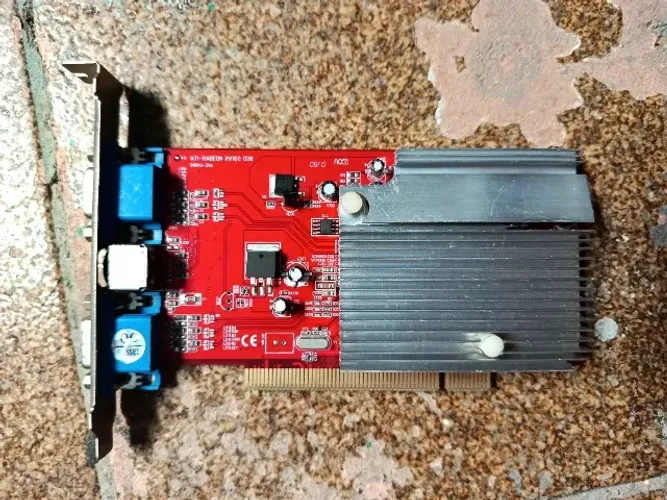 Placa de video ATI Radeon VE 7000 PCI 32MB (2 saidas vga)