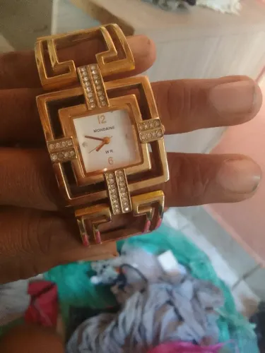 RELÓGIO ORIGINAL (MONDAINE) ESTILO PULSEIRA DA MODA