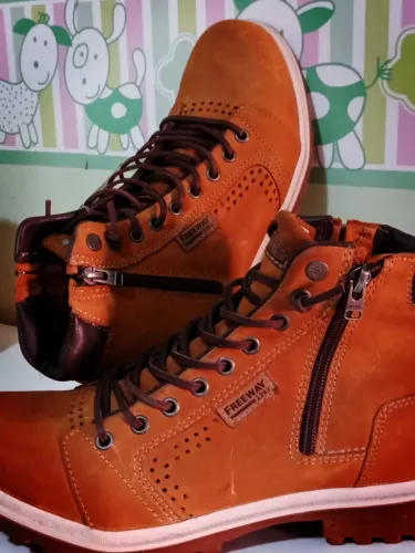 Bota Feminina Freeway Queen em Couro - Nº 38