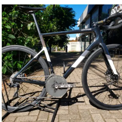 Cannondale SuperSix EVO Carbon Disc 2022 Shimano 105 Tamanho 56