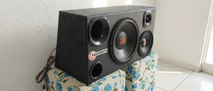 Caixa de som 4 vias JBL