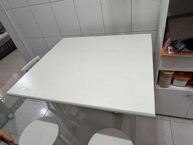 Mesa de jantar extensível + 3 cadeiras
