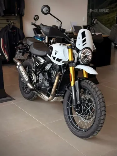 Triumph Scrambler 400 XC - 2026 "SEMINOVA"