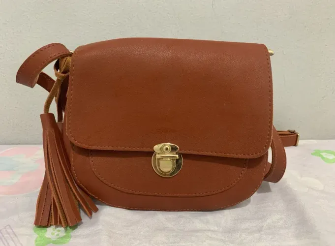 Bolsa feminina marrom alça longa