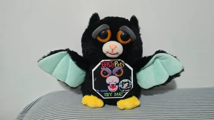 Morcego De Pelúcia Preto - Muda A Face - Feisty Pets
