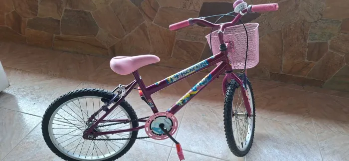 Vendo bicicleta feminina Frozen aro 20
