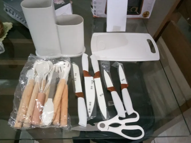 Kit colheres com facas e tesoura novo