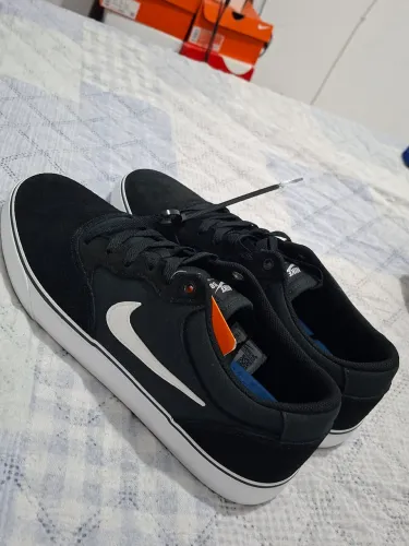 Nike SB Chron 2, nº 44, novo sem uso! Preto e branco. R$ 270.