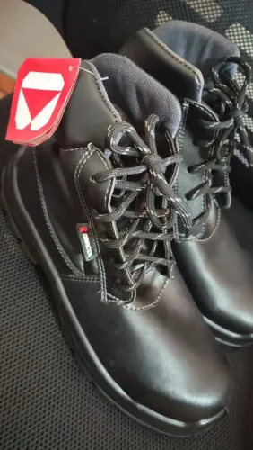 Botas