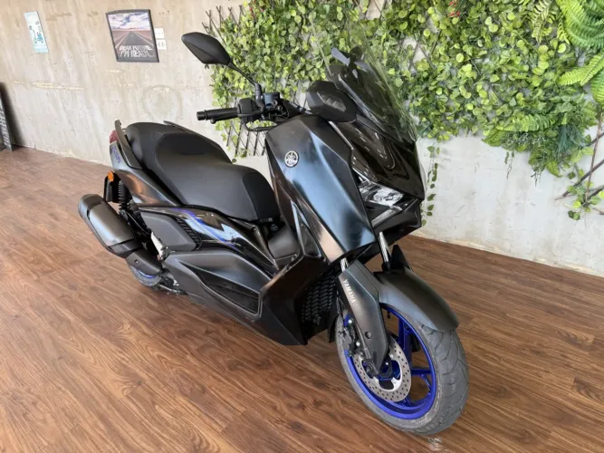 Yamaha Xmax 300 connected abs 2026