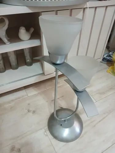 Lustre em alumínio com vidro temperado 
