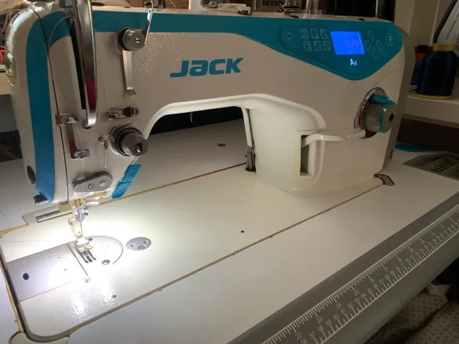 Máquina reta industrial Jack A4
