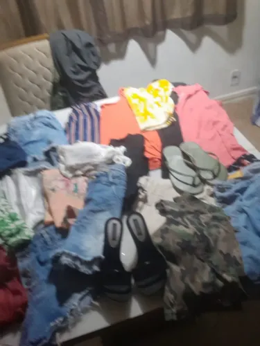 Lote de roupa alguma de marca caríssima M G e gg