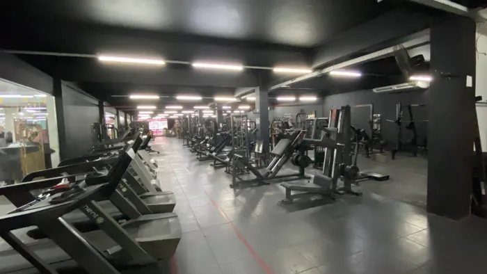 Vende-se 2 academia completas