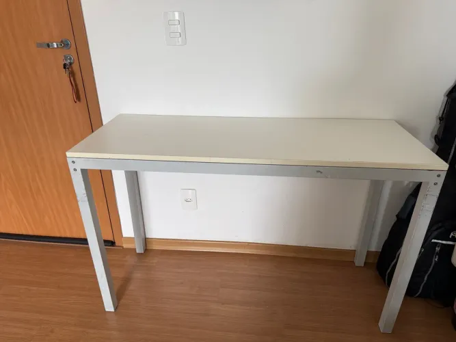 Mesa Tok&Stok Escritório