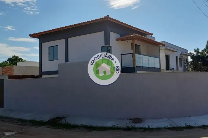 Imperdível! Casa à venda em Cabo Frio-RJ, no bairro Guriri, com 3 quartos, 2 suítes, 1 sal