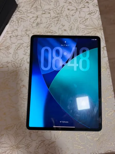 iPad PRO 13 M2 com Apple Pencil + Capa Teclado da Apple + Capa da Apple