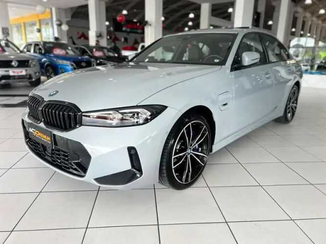 BMW 330E M Sport 2.0 Turbo Híbrido AU 2024