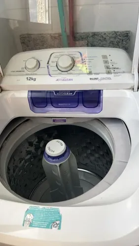 Máquina de lavar roupa eletrolux 12 kg 127v 700,00