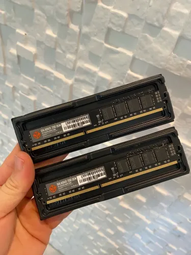 Kit com 2 memórias RAM Galadius 1600mhz DDR3.
