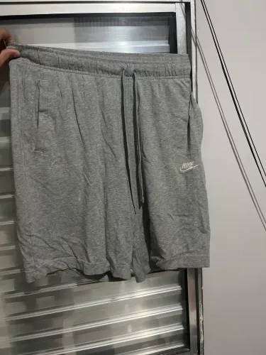 short nike club cinza original tam m