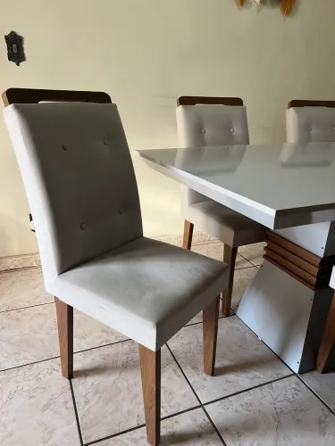 Mesa de Jantar com 6 cadeiras