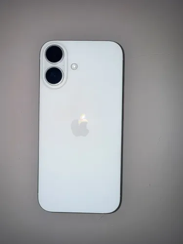 iPhone 16