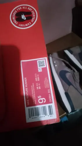 Nike Venture Runner Tam 41