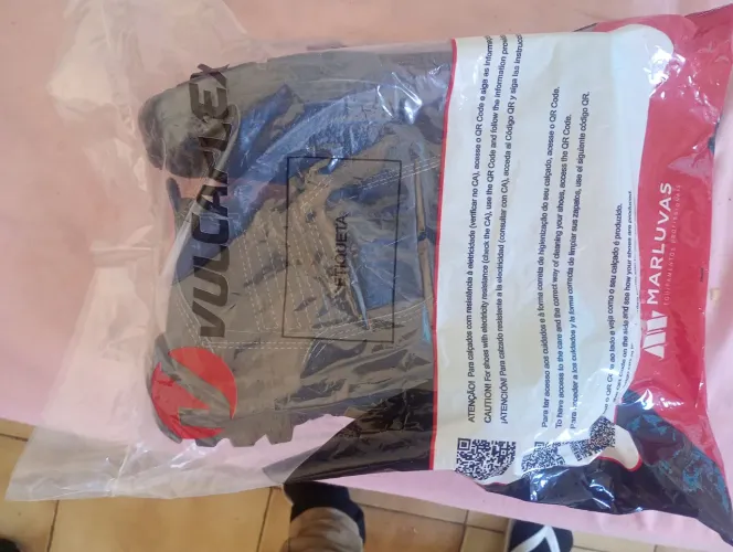 Bota nova bico de aço