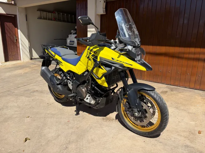 V Strom novíssima! Moto impecável e sem detalhes!