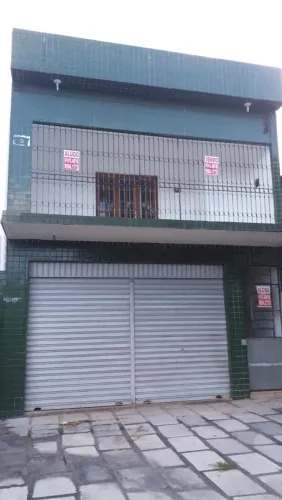 Pedro Brito vende Predio c/280m2 .Terreo loja c/160m2 e primeiro and.apt.120m2,3qts,100m d