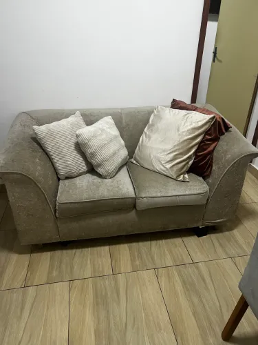 VENDO SOFÁ DOIS LUGARES (LEIA O ANÚNCIO)