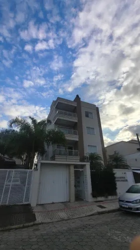 Apartamento de 1 suíte + 1 dormitório, mobiliado e com  1 vaga privativa. Bem localizado