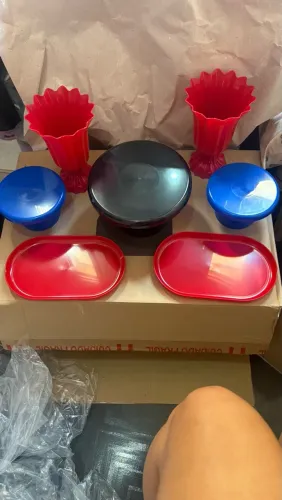 Desapego kit festa decorativo vermelho azul e preto com 7 peças