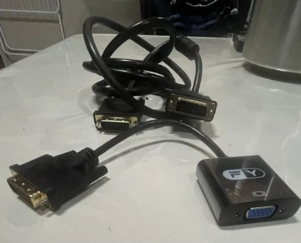 Cabo DVI 1,5M + Adaptador DVI para VGA