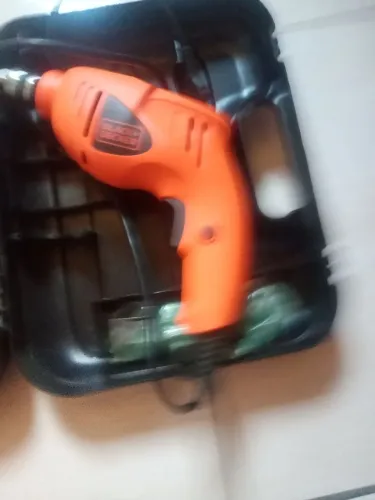 Furadeira Black Decker 