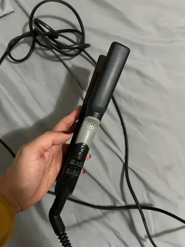 Prancha alisadora bivolt 