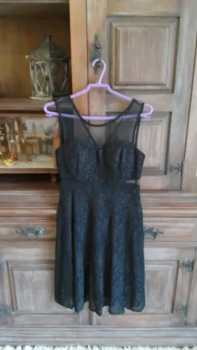 Vestido preto com renda e brilho tam 40 lindo super novo