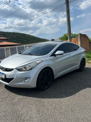 Hyundai Elantra GLS 1.8 16V Aut. 2013