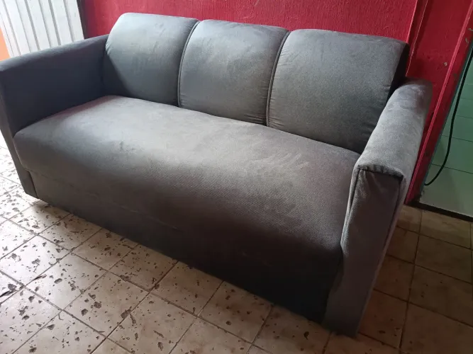 Sofá novo 3 lugares em tecido veludo cinza...tm 1.60