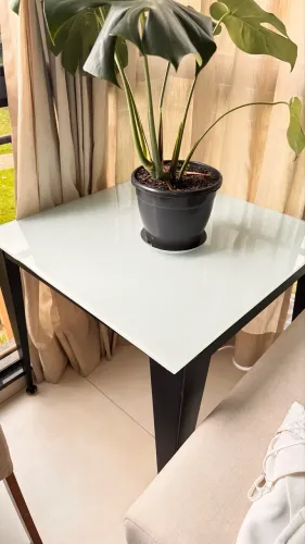 Mesa vidro 0,75 x 0,75m base metalica