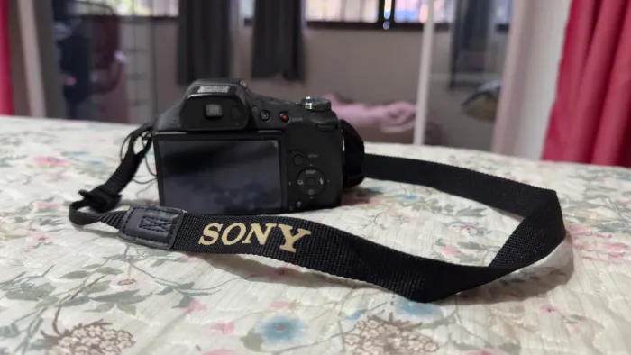 Sony Cyber-Shot DSC-HX200V 18.2MP + Zoom 30x + Bolsa Original