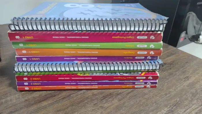 Vendo coleção de livros Poliedro do 8°ano