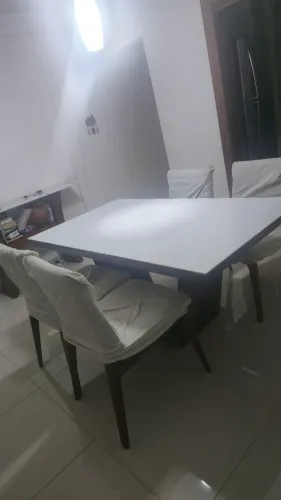 Mesa com 4 cadeiras