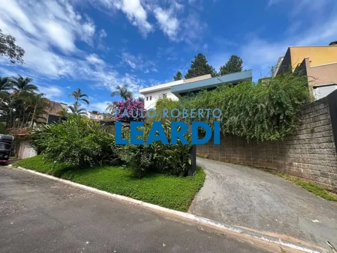 CASA EM CONDOMÍNIO - NOVA HIGIENÓPOLIS - SP