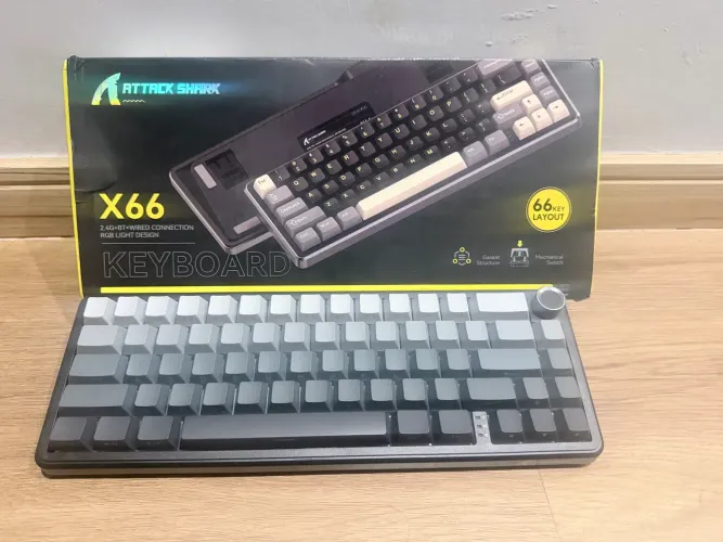 Attack Shark X66 Sem Fio RGB Tri-Mode - Estado de Novo
