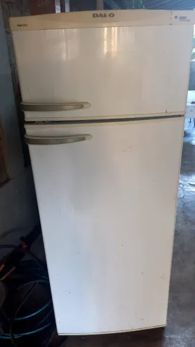 Geladeira Dako 330l degelo fácil