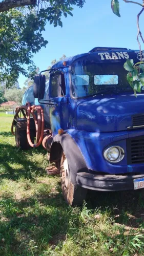 Caminhão Tanque á vacuo 6,000lt