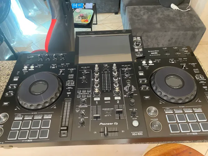 Controladora DJ Pioneer XDJ RX3